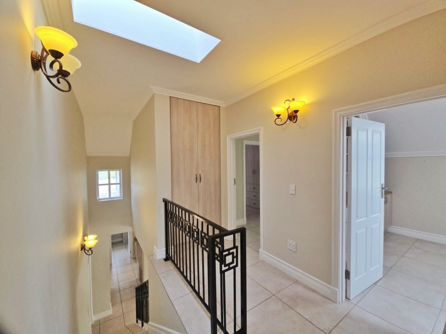 4 Bedroom Property for Sale in Sedgefield Central Western Cape